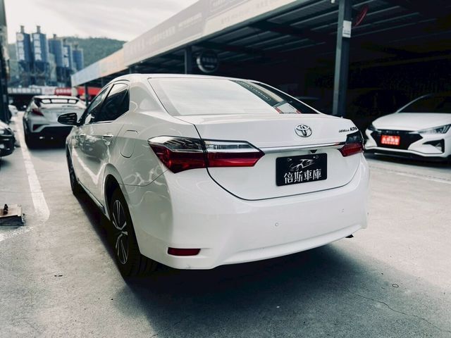 TOYOTA豐田 ALTIS  第6張相片
