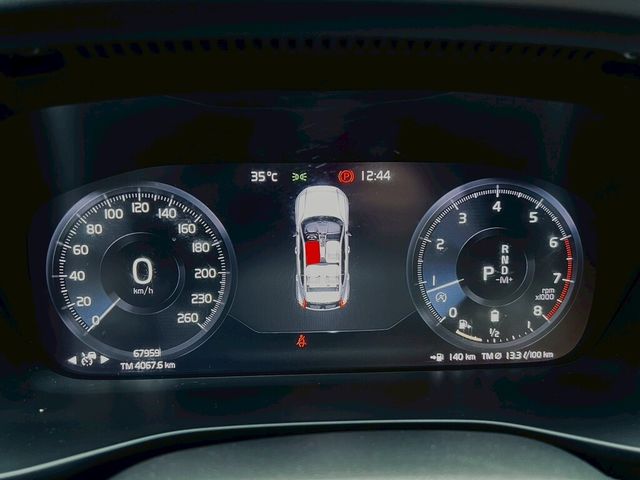 VOLVO富豪 XC40  第7張相片