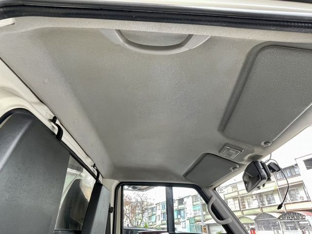 原版件 急速冷凍-5℃冷凍箱 里程僅10萬 倒車影像 內裝乾淨漂亮 無漏油 無待修~1.2稅金更省更賺錢!!可改車斗  第8張相片