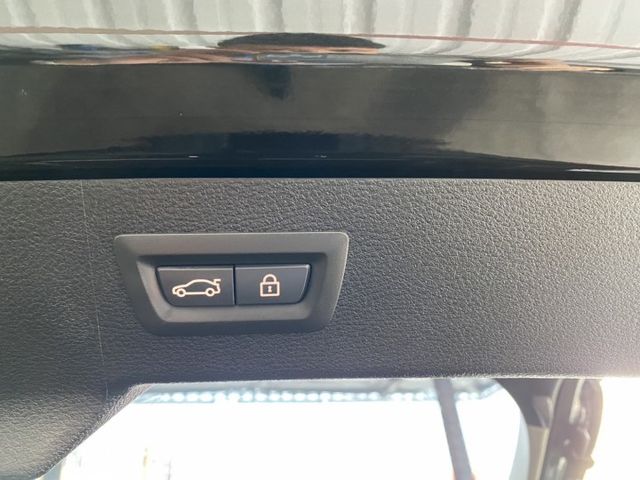 總代理 35i 306匹 一手優質董座座駕 抬頭顯示器 環景 電動尾門 數位儀表 I-KEY摸門 車況內外如新~買到賺到  第7張相片