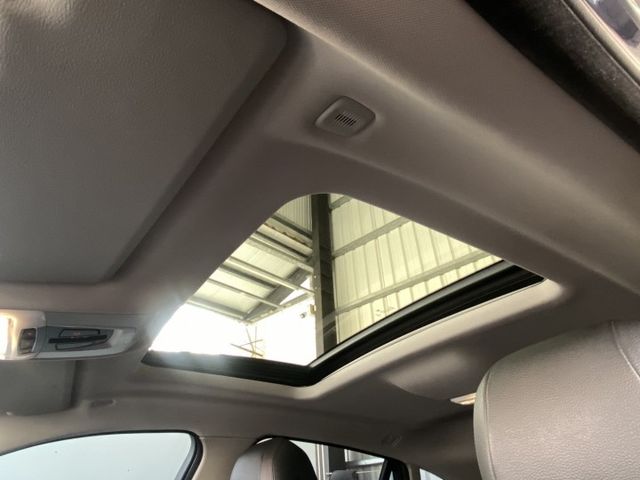 總代理 35i 306匹 一手優質董座座駕 抬頭顯示器 環景 電動尾門 數位儀表 I-KEY摸門 車況內外如新~買到賺到  第9張相片