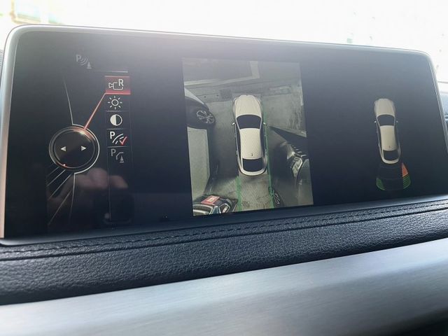 總代理 35i 306匹 一手優質董座座駕 抬頭顯示器 環景 電動尾門 數位儀表 I-KEY摸門 車況內外如新~買到賺到  第16張相片