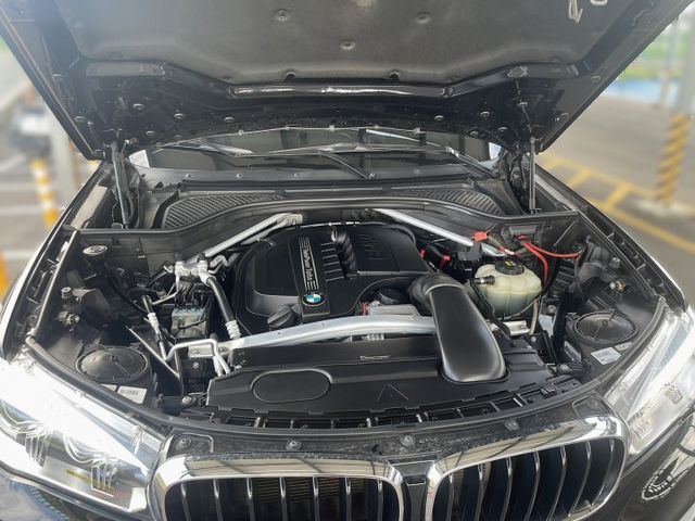 總代理 35i 306匹 一手優質董座座駕 抬頭顯示器 環景 電動尾門 數位儀表 I-KEY摸門 車況內外如新~買到賺到  第20張相片