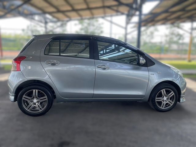 優質代步車 里程超少~雙安 車況內外如新~買到賺到!!  第8張相片