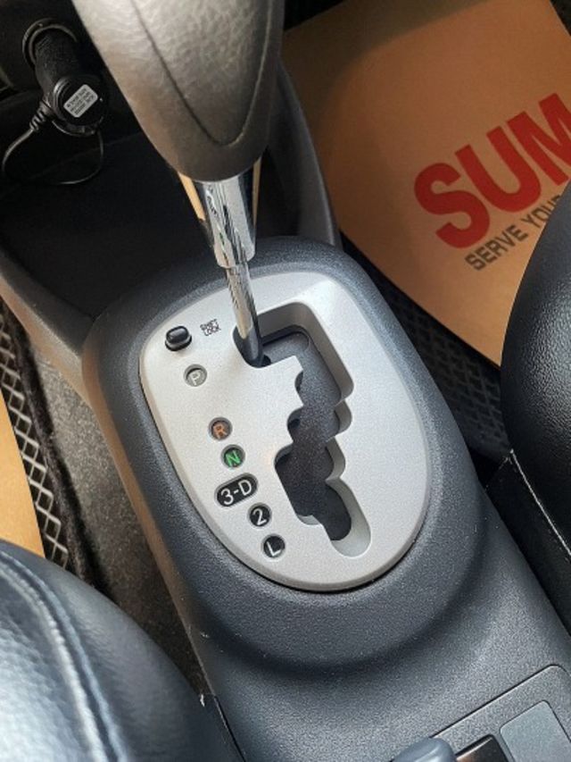 優質代步車 里程超少~雙安 車況內外如新~買到賺到!!  第18張相片