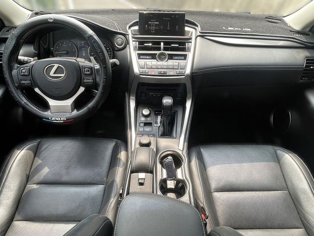 NX200t 原版件 雙電動冷熱通風椅 電動尾門 記憶椅 換檔撥片 I-KEY摸門 里程超少 內外如新~買到賺到!!  第7張相片