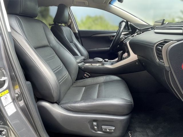 NX200t 原版件 雙電動冷熱通風椅 電動尾門 記憶椅 換檔撥片 I-KEY摸門 里程超少 內外如新~買到賺到!!  第8張相片