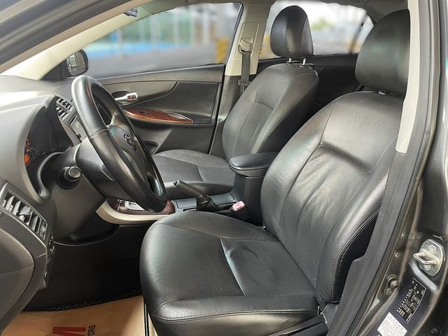 非營業車!黑內裝 原版件 雙安 恆溫 倒車顯影 電折後視鏡 定速 前後雷達 車況內外如新~買到賺到!!  第8張相片