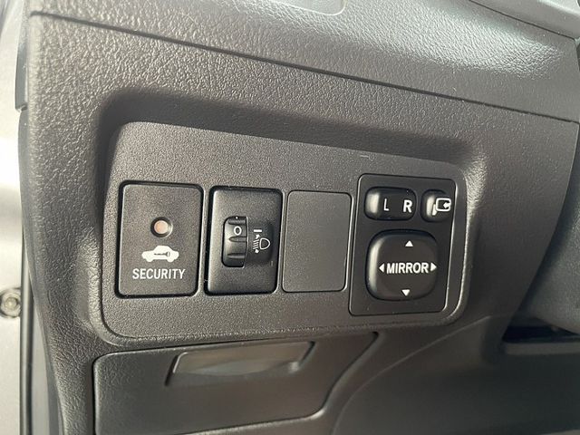 非營業車!黑內裝 原版件 雙安 恆溫 倒車顯影 電折後視鏡 定速 前後雷達 車況內外如新~買到賺到!!  第16張相片