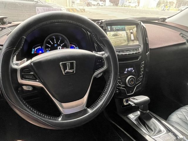 ECO Hyper 電尾門 定速 換檔撥片 天窗 環景 換檔撥片 里程超少 車況內外如新~買到賺到!!  第3張相片