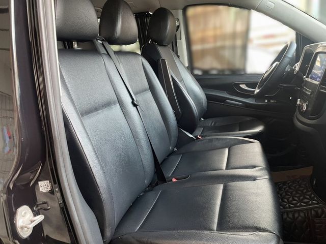 正17年 Vito 9人座 定速 安卓機 電折後視鏡 倒車影像 可全貸 買到賺到  第8張相片