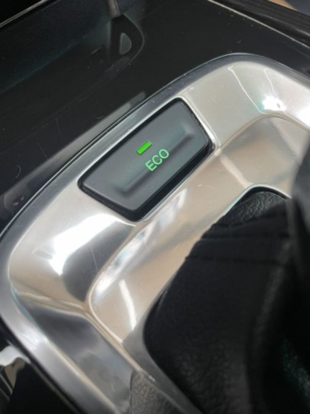 ECO Hyper 電尾門 定速 換檔撥片 天窗 環景 換檔撥片 里程超少 車況內外如新~買到賺到!!  第18張相片