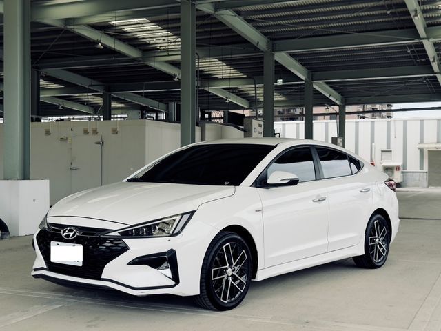 HYUNDAI現代 ELANTRA  第1張相片