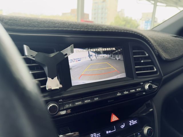 HYUNDAI現代 ELANTRA  第7張相片