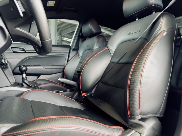 HYUNDAI現代 ELANTRA  第11張相片