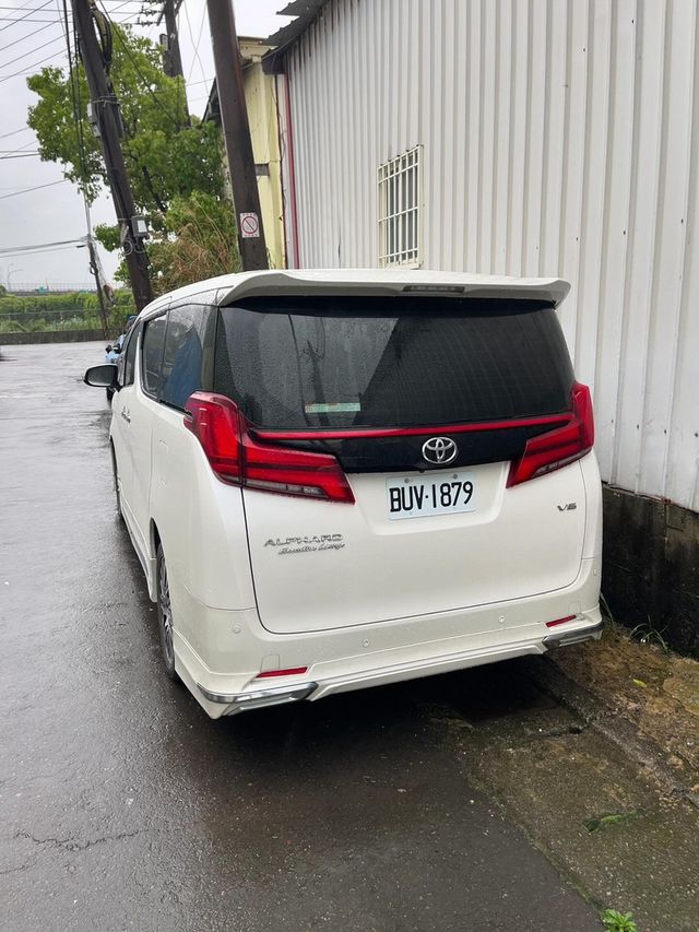 TOYOTA豐田 ALPHARD  第2張相片