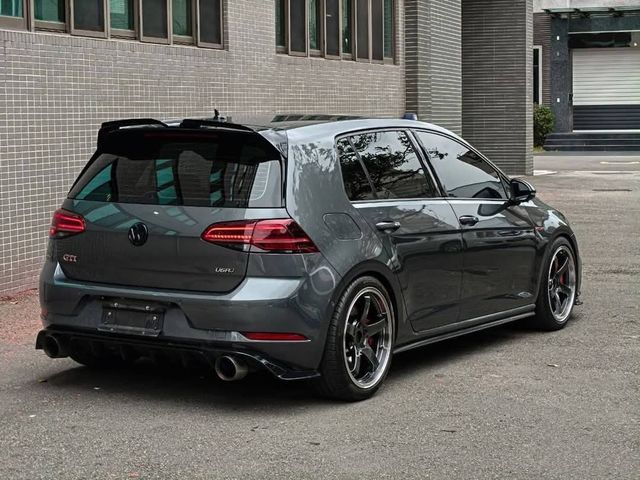 VOLKSWAGEN福斯 GOLF GTI  第2張相片