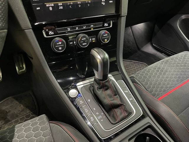 VOLKSWAGEN福斯 GOLF GTI  第5張相片