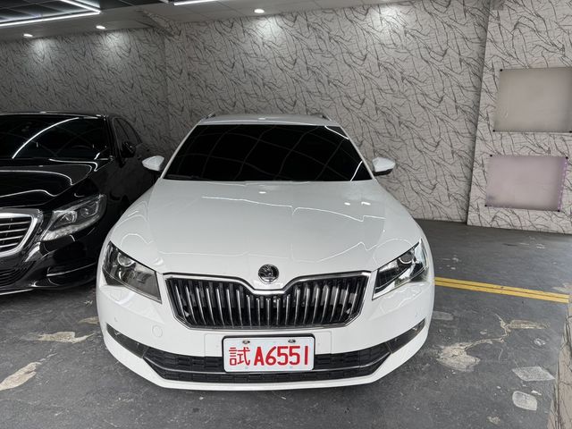 SKODA司科達 SUPERB COMBI  第1張相片