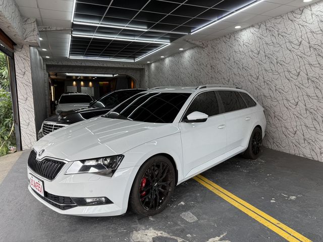 SKODA司科達 SUPERB COMBI  第2張相片