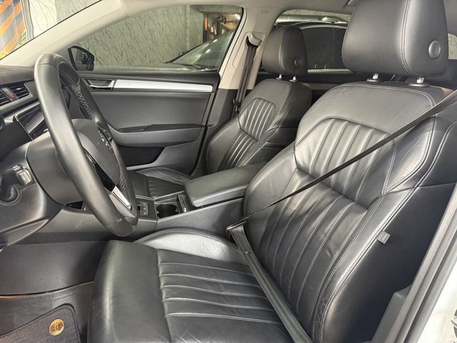SKODA司科達 SUPERB COMBI  第4張相片