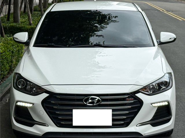 HYUNDAI現代 ELANTRA  第2張相片