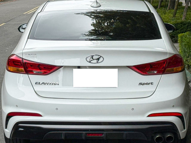 HYUNDAI現代 ELANTRA  第4張相片