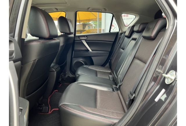 Mazda MAZDA3  第4張相片