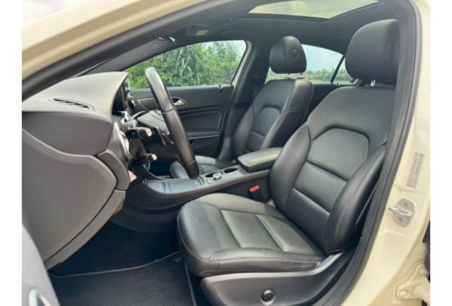 Benz A200  第3張相片