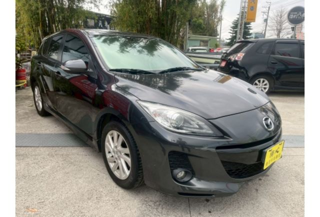 Mazda MAZDA3  第1張相片