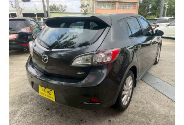 Mazda MAZDA3  第3張相片