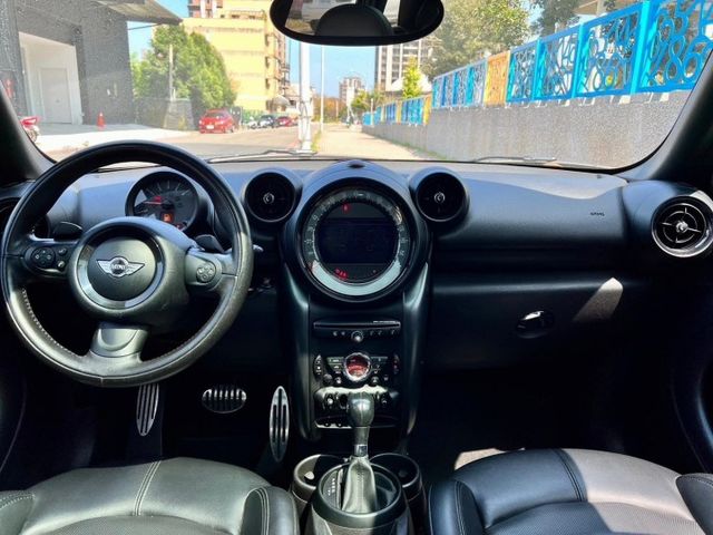 最高規格R60S 全景/HK/全新安卓/國旗尾燈/里程不多  第3張相片