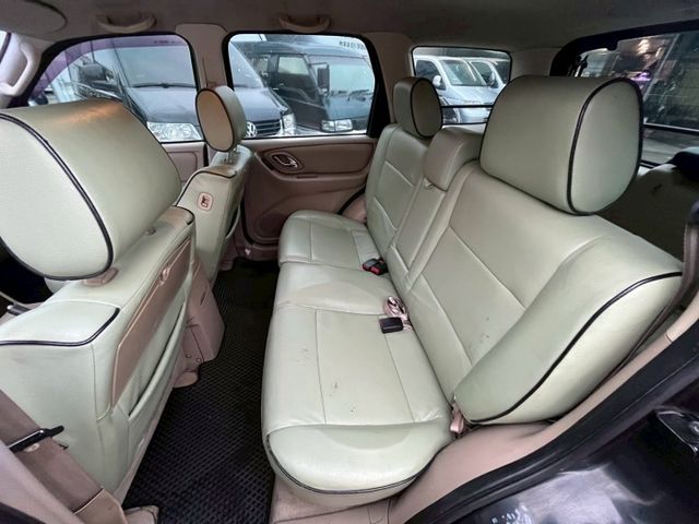 2.3四輪傳動 車況不錯 適合上山下海 露營車  第7張相片