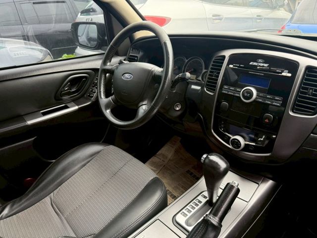 2傳頂級休旅/內外漂亮車況好可私分  第3張相片