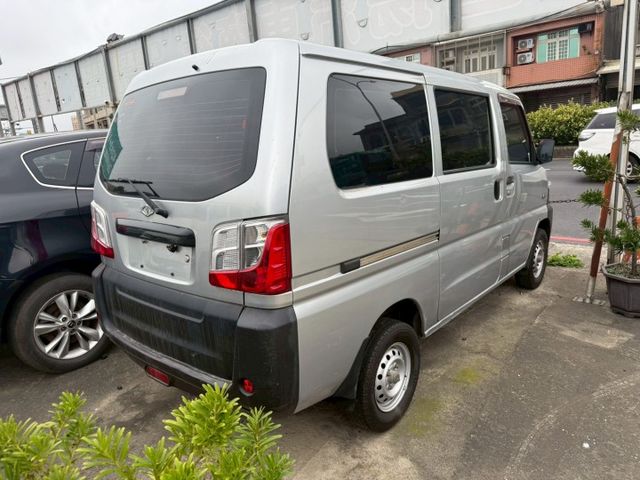 原廠保固一年/有盲點/循跡防滑  第2張相片