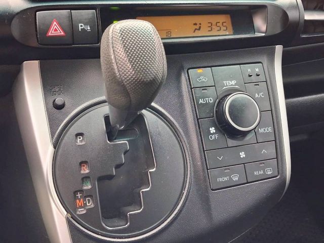 絕版七人座/原鈑件/無菸一手車/可全貸  第11張相片