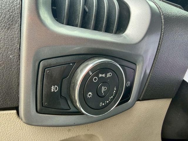 自排9座 里程少/原版見/無菸自用車  第13張相片