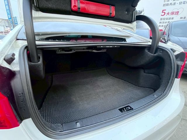 新款T4 1.6標配盲點/自動頭燈/同級房車最安全  第11張相片