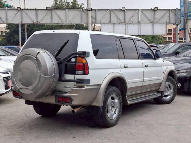 稀有3.0四傳4X4自排 超勇超猛超好開  第2張相片