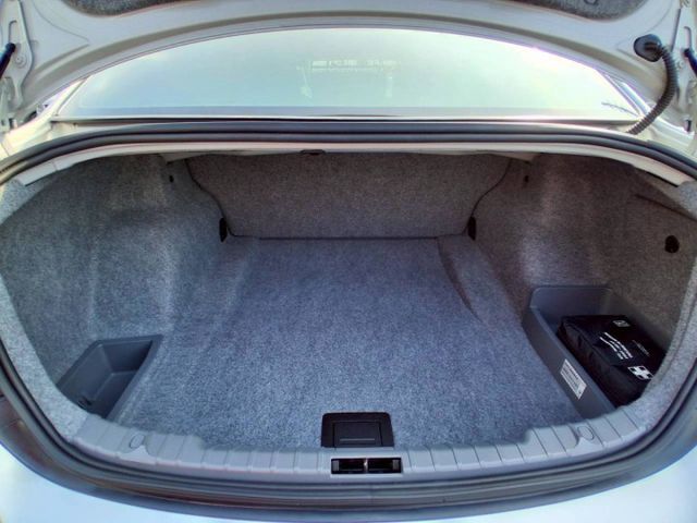 總代理僅跑十萬/一手無菸女老師用車  第10張相片