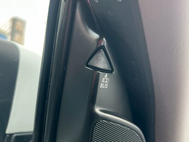 D4豪華休旅 低里程僅跑13 認證無菸一手車  第5張相片