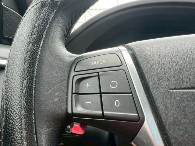 D4豪華休旅 低里程僅跑13 認證無菸一手車  第7張相片