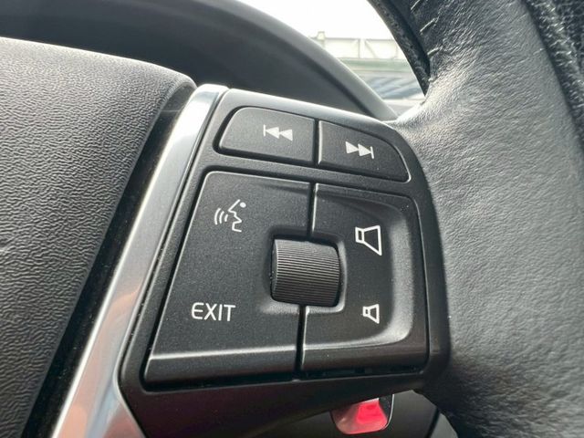 D4豪華休旅 低里程僅跑13 認證無菸一手車  第8張相片