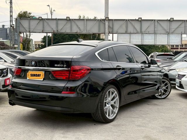 新車286萬 現在一折即刻入主 電尾門/電動吸門/電子懸吊/M5方向盤/20吋鋁圈  第2張相片