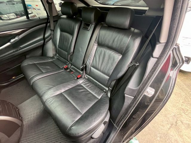 新車286萬 現在一折即刻入主 電尾門/電動吸門/電子懸吊/M5方向盤/20吋鋁圈  第9張相片