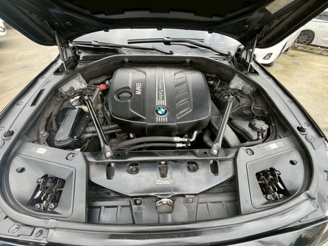 新車286萬 現在一折即刻入主 電尾門/電動吸門/電子懸吊/M5方向盤/20吋鋁圈  第15張相片