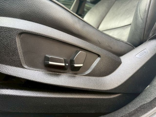 新車286萬 現在一折即刻入主 電尾門/電動吸門/電子懸吊/M5方向盤/20吋鋁圈  第16張相片