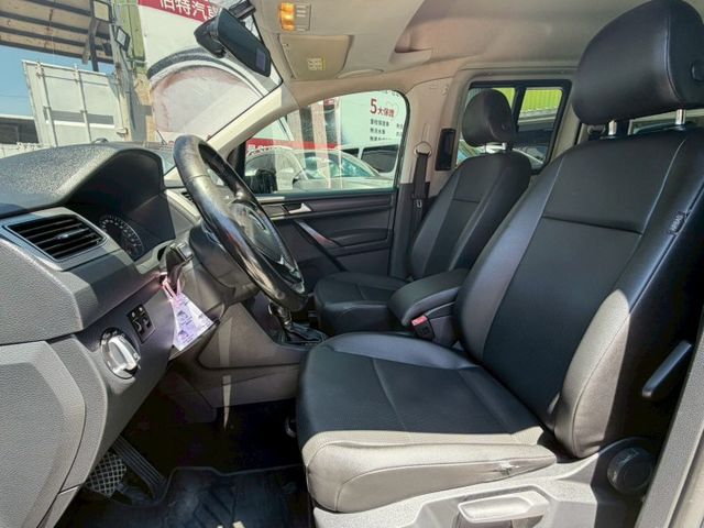 七座2.0tdi 僅跑15 標配LED頭燈/二三排快拆/可作出風口  第3張相片
