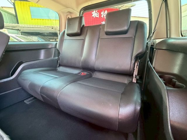 七座2.0tdi 僅跑15 標配LED頭燈/二三排快拆/可作出風口  第6張相片