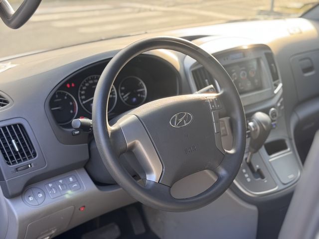 HYUNDAI現代 STAREX  第4張相片